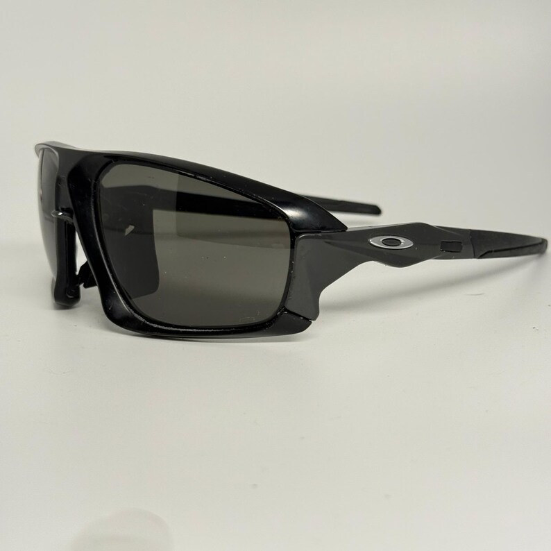 Oakley Eye Jacket Redux Sunglasses Black Frame Grey Lens OO9402-0664L 64-15-131 image 2