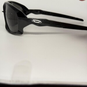 Oakley Eye Jacket Redux Sunglasses Black Frame Grey Lens OO9402-0664L 64-15-131 image 3
