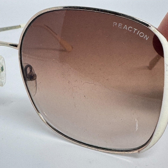 Kenneth Cole Reaction Unisex Sunglasses Gradient Lens Gold  display picture 3