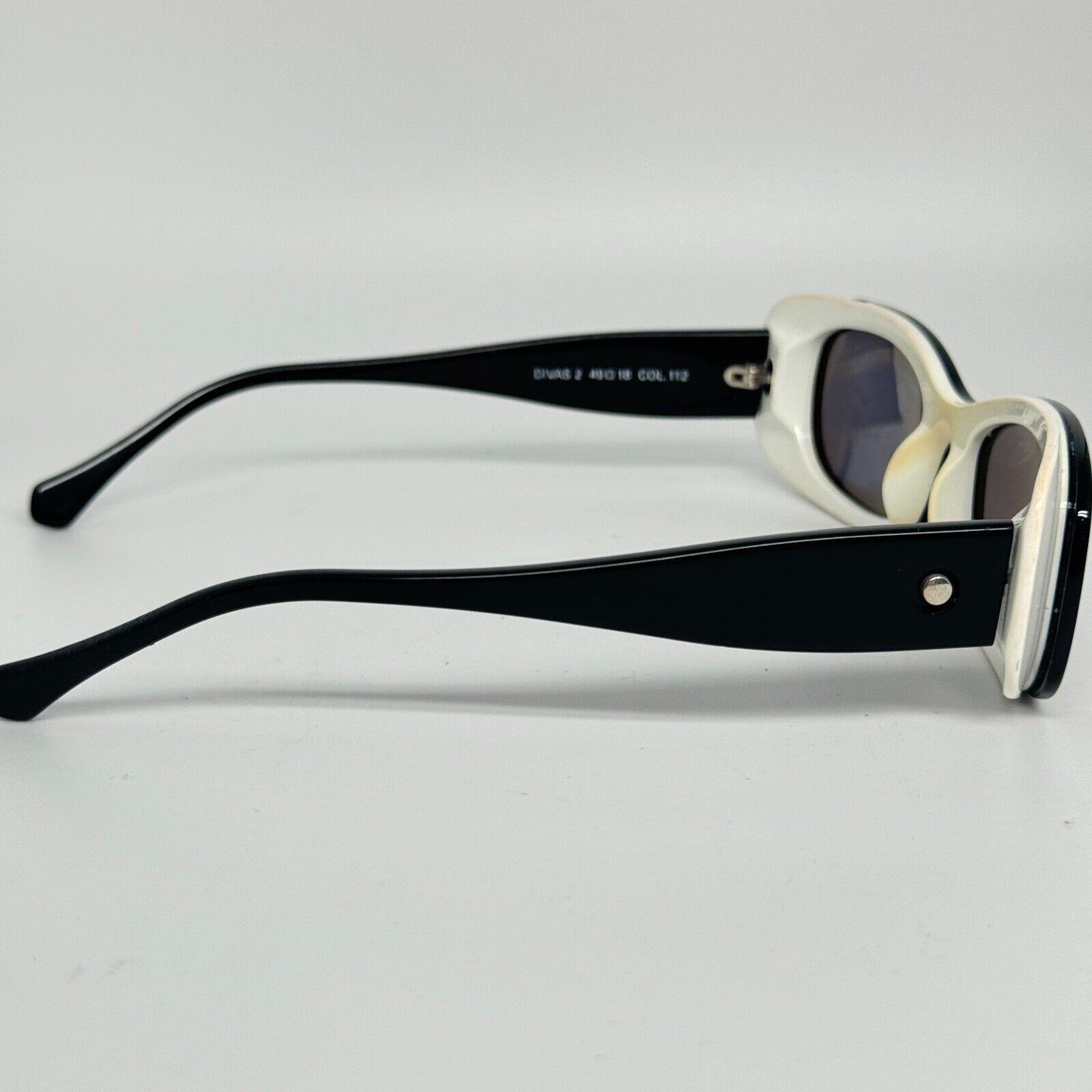 Face A‎ Face Paris Divas 2 Col.112 Black White Sunglasses Gray Lens 49-18 H13874 FACE A FACE GLITCH 2 Sunglasses | Select Eyewear main image 4