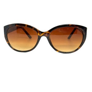 Adrienne Vittadini AV4009S 1023/45‎ Brown Oval Sunglasses 51-17-135 Gold Tone Adrienne Vittadini Brown Sunglasses for Women for sale | eBay main image 4