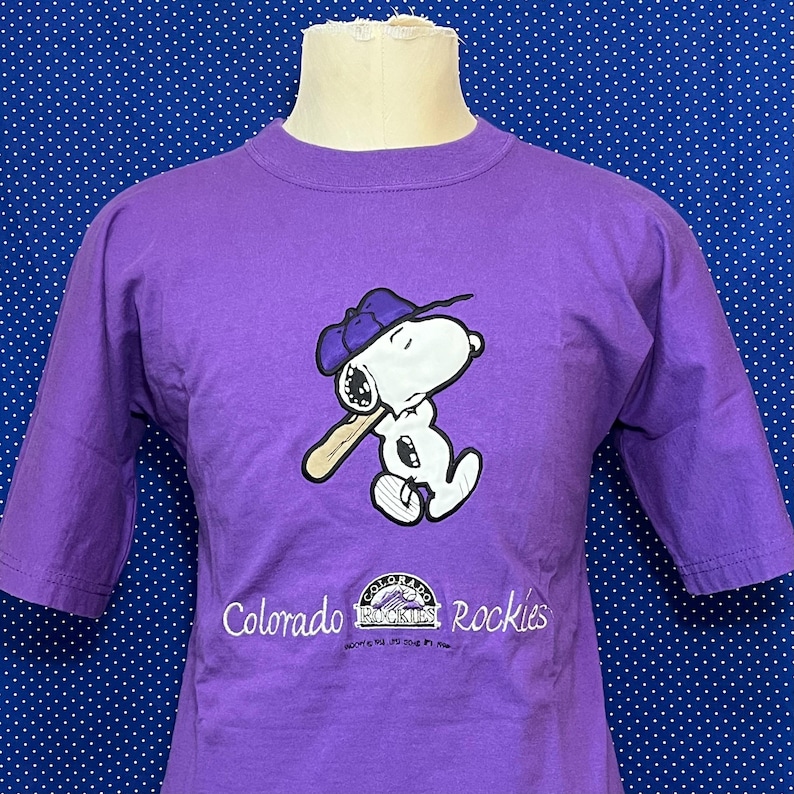 Vintage 1990’s embroidered Snoopy Colorado Rockies t-shirt