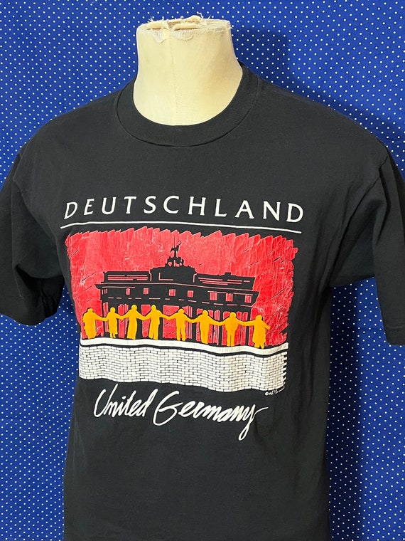 Vintage 1989-1990 fall of the Berlin Wall t-shirt… - image 1