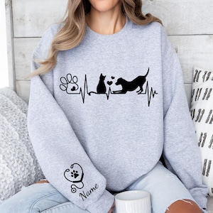 Custom Vet Tech Sweatshirt, Personalized Vet Gifts, Animal Doctor Gift, Gift For Veterinarian, Vet Tech Sweater, Veterinarian Hoodie Sweater