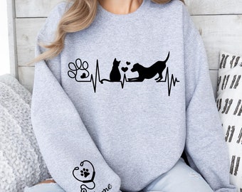 Custom Vet Tech Sweatshirt, Personalized Vet Gifts, Animal Doctor Gift, Gift For Veterinarian, Vet Tech Sweater, Veterinarian Hoodie Sweater