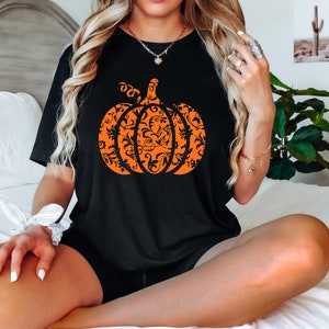 Floral Pumpkin Shirt, Halloween Shirt, Halloween Pumpkin shirt, Fall shirt, Fall Shirt for Woman, Pumpkin Shirt, Autumn Shirt