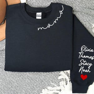 Custom Mama Sweatshirt with Kid Name - Personalized Mom Hoodie, Minimalist Gift for Her, Perfect Christmas Present