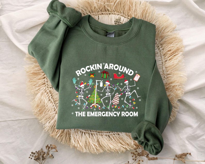 Sudadera navideña para enfermera de urgencias, camiseta para enfermera de urgencias, esqueleto rockero, camiseta para técnico de urgencias, departamento de urgencias, regalo de Navidad para enfermera imagen 2