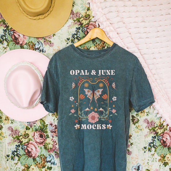 Trendy Pepper Tee Shirt Mockup with Floral Cowgirl Vibe: Photo of Pepper Comfort Colors® 1717 T-Shirt | Colorful Western Shirt Mock with Hat