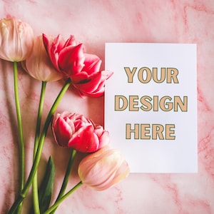 5x7 Wedding Invite Mockup: Glam Flatlay para convite de festa | Fotografia Flat Lay Rosa Estilizada para Mockup de Cartão, Mockup de Cartão de Casamento Estilizado
