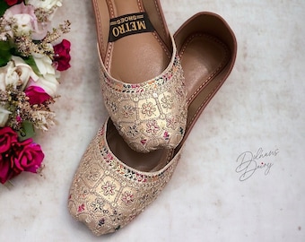 Embroidered Gold Jutti/ Khussas | Ladies Pakistani Indian Khussa Sandal | Handmade Thread Work Punjabi Jutti |Flat shoes |