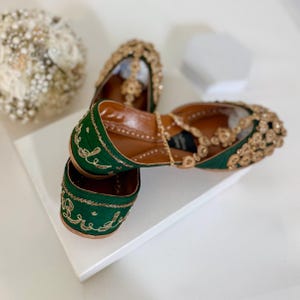 Khussa nupcial Kundan hecha a mano con tobillera: zapatos de boda personalizables imagen 11