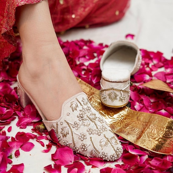 Ivory Bridal Mules/ Bridal Block Heel | Ladies Handmade Pakistani Brides  Shoes | Punjabi Jutti | Bridal Shoes - Etsy Australia