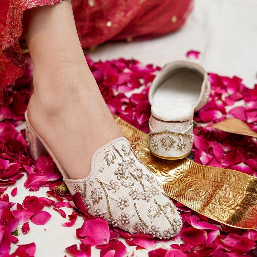 gold shoes with ivory wedding dress Angela Nuran Astoria 3.5