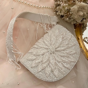 White Bridal Clutch | Beaded Wedding Day Clutch | Ivory Beides Purse | Brides Wristlet Clutch | Gift for her | Evening Bag | Bridal Bag