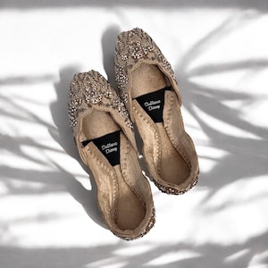 Bridal Bliss | Gold Bridal Khussa Jutti | Ladies handmade Pakistani Khussa Sandal | Punjabi Jutti | Bridal shoes|  wedding day jutti