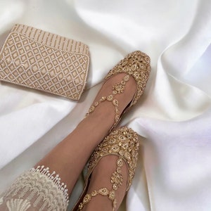 Blushing Bride | Crystal embellished bridal Kundan Khussa Jutti | Pakistani Indian handmade shoes | Bridal shoes | Gift for her