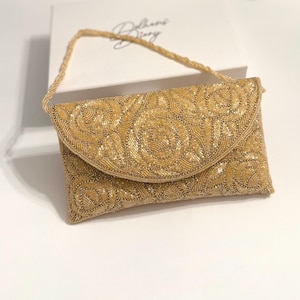 Cartera de novia dorada / Cartera con flores beige / Cartera con cuentas / Cartera tipo sobre / Regalo para ella / Regalo para novias / Regalo para damas de honor / Regalo para mamá