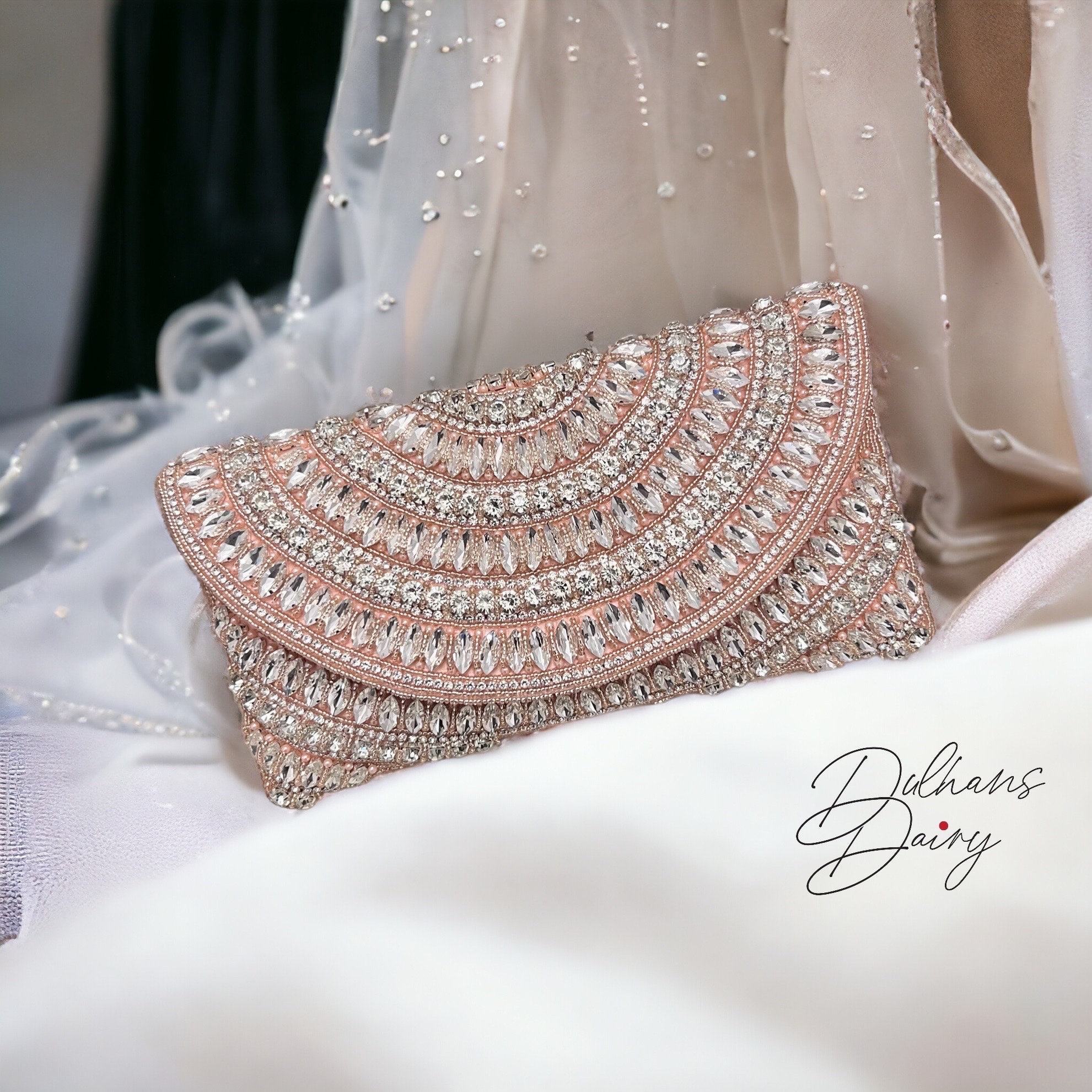 Diamond hand purse hotsell