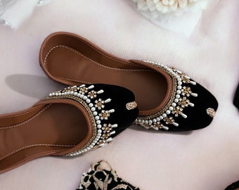 Black Velvet Jutti / Khussa / Ladies Pakistani Indian Khussa Sandal | Black Khussa Shoes |Mojari Jutti