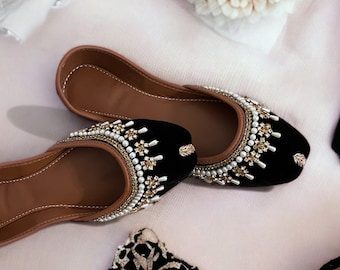 Black Velvet Jutti / Khussa / Ladies Pakistani Indian Khussa Sandal | Black Khussa Shoes |Mojari Jutti