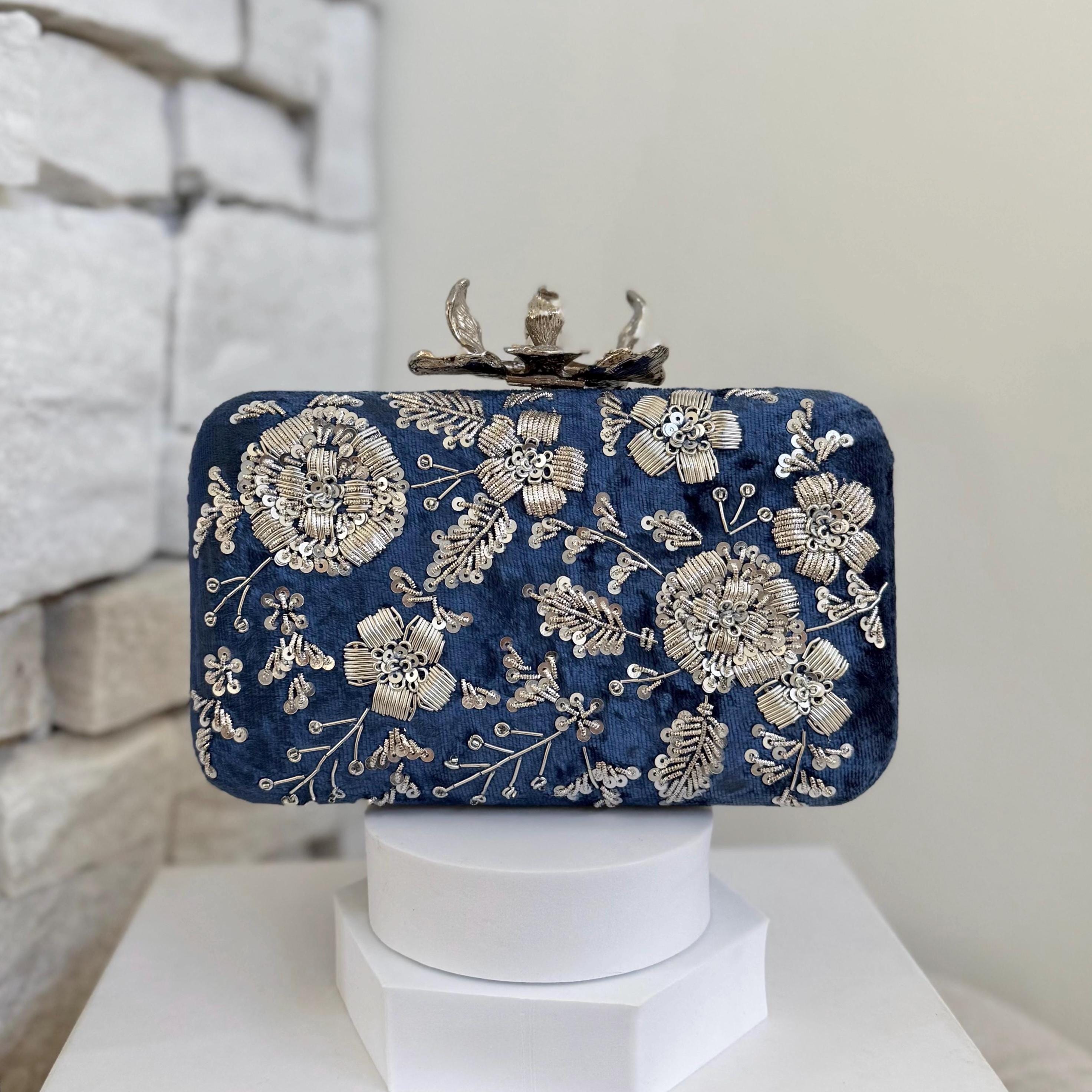 Pochette Da Sera In Raso Con Tracolla A Catena - Colore Blu Navy, Con Chiusura Magnetica E Strass, Elegante Per Matrimoni E Feste - 3