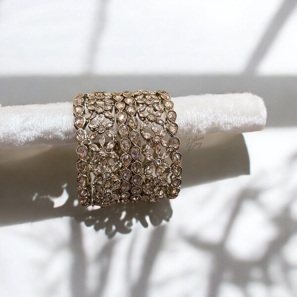 SHREYA - set of 4 bangles (champagne)