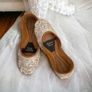 Ivory / White Wedding Jutti | Pakistani Khussa | Bridal Flat Shoes | Women slip ons | White Dancing shoes | Indian Shoes