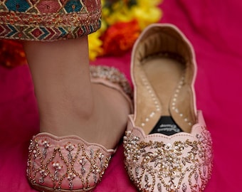 Pastel Pink Bridal Khussa: Embroidered Wedding Jutti