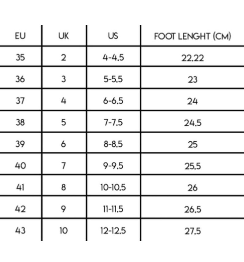 Puede incluir: Una tabla blanca con texto negro que detalla las conversiones de tallas de zapatos entre las tallas EU, UK y US, junto con las longitudes de pie correspondientes en cent&iacute;metros. Las tallas van desde la EU 35 hasta la EU 43, con longitudes de pie de 22,22 cm a 27,5 cm.