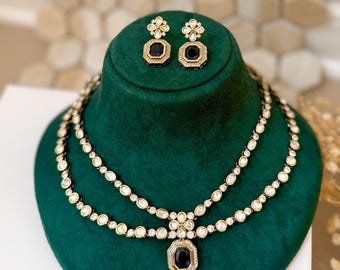 Set di collana e orecchini Kundan blu navy