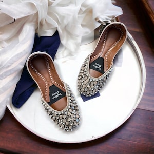 ToastedTwinkle | Crystal embellished bridal Kundan Khussa Jutti | Pakistani Indian handmade shoes | Bridal shoes | Gift for her