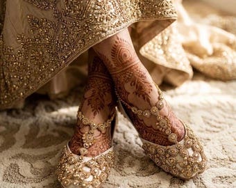 Ivory Bridal Kundan Khussa with Anklet : Customizable Wedding Shoes