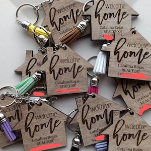 Personalized Wooden Realtor Keychain - Welcome Home - Housewarming & Closing Gift - Custom Handmade