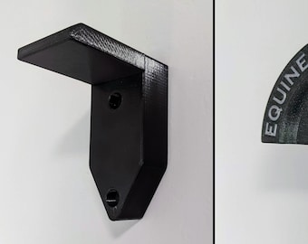 Soporte de pared para colgar soportes ajustables para bridas - Almacenamiento interior para bridas y cabestros - Dale más uso a tus soportes ajustables para bridas
