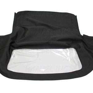 Può includere: Capote per auto convertibile nera con lunotto posteriore in plastica trasparente. La capote è realizzata in tessuto e ha una cerniera laterale.