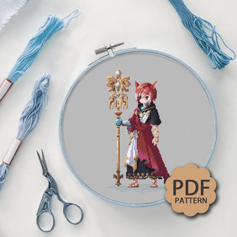 K&ouml;nnte beinhalten: Kreuzstichmuster eines Charakters mit roten Haaren, der eine rote und goldene Robe tr&auml;gt und einen Stab mit einem goldenen Adlerdesign h&auml;lt. Das Muster ist in einem Reifen und der Text "PDF PATTERN" befindet sich auf einem braunen Etikett.