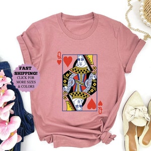 Camiseta gráfica de la Reina de Corazones para mujer, camiseta de mujer, camiseta feminista vintage, naipes, camiseta de la Reina de Corazones, regalo para ella