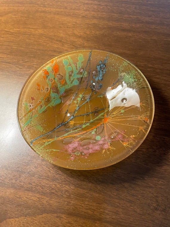 Set of 12 Signed and Hand Decorated Higgins Fused Art Glass Plates Set of 12 Signed and Hand Decorated Higgins Fused Art Glass Plates