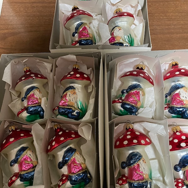 Miniature polish christmas decorations made of glass