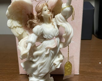 Roman Seraphim Classics Angel Annabella “Announcement of Joy” 1998 Catalog Exclusive 8.5” Tall #78086. B39