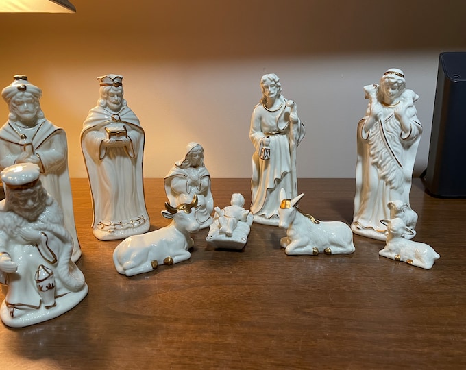10 Piece Porcelain Nativity Set White/ivory With Gold Accents