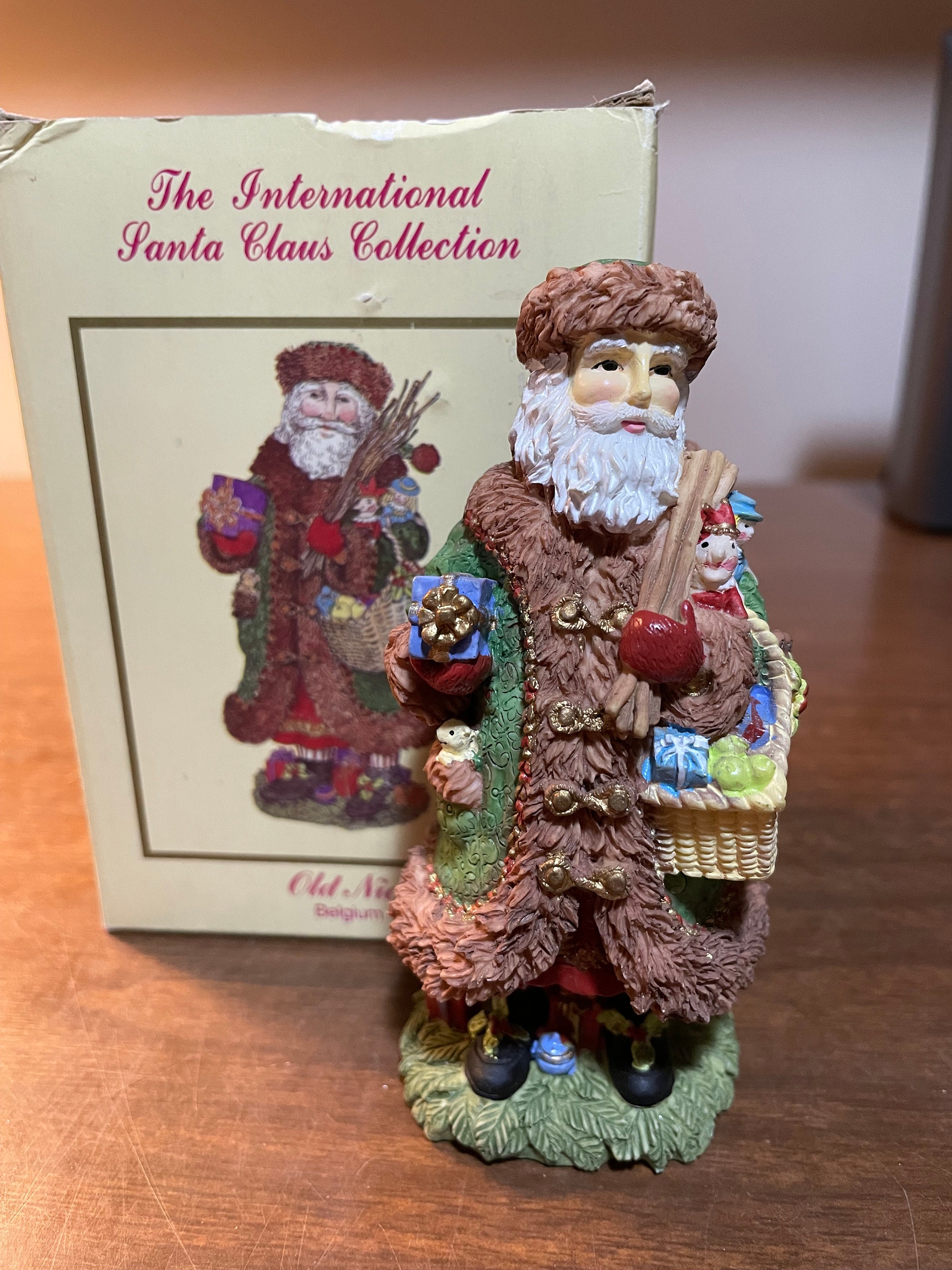 The International Santa Claus Collection Italy La Befana Figurine Ornament  SC005