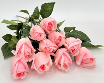 Tallo de capullo de rosa Real Touch: látex rosa claro con flores artificiales (45 cm de alto)