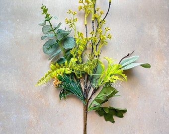 Ramo de vegetación luminosa realista: decoración floral artificial para el hogar