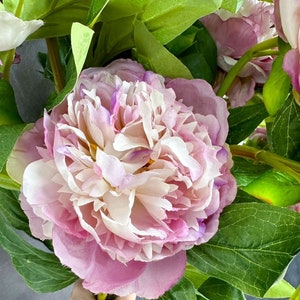 Lila pion sidenstjälk: Realistisk fransk blomsterdekor bild 9