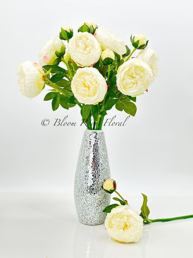 Real Touch vit pionstjälk: Lyxig konstgjord blomsterdekoration bild 4