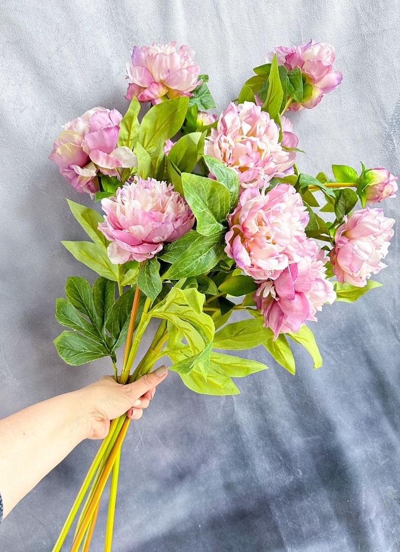 Lila pion sidenstjälk: Realistisk fransk blomsterdekor bild 7