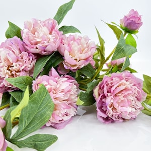 Lila pion sidenstjälk: Realistisk fransk blomsterdekor bild 4