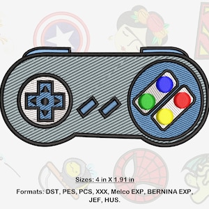 Puede incluir: Un mando de videojuego gris y azul con un botón blanco en forma de cruz y cuatro botones de colores. El mando mide 4 pulgadas por 1,91 pulgadas. El texto de la imagen dice: "Sizes: 4 in X 1.91 in Formats: DST, PES, PCS, XXX, Melco EXP, BERNINA EXP, JEF, HUS."